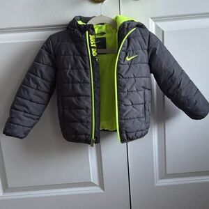 Unisex Nike jacket for 24-month old, very warm and spring-ready!